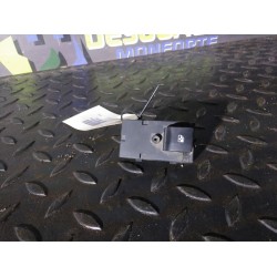 Recambio de mando elevalunas trasero izquierdo para opel astra j sports tourer sport referencia OEM IAM 13301888  