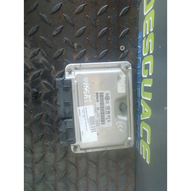 Recambio de centralita motor uce para volkswagen passat berlina (3b3) referencia OEM IAM 038906019GL 0281010944 