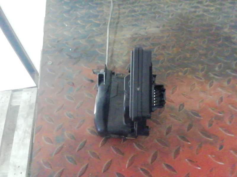 CERRADURA PUERTA DELANTERA DERECHA B13SPLR 
