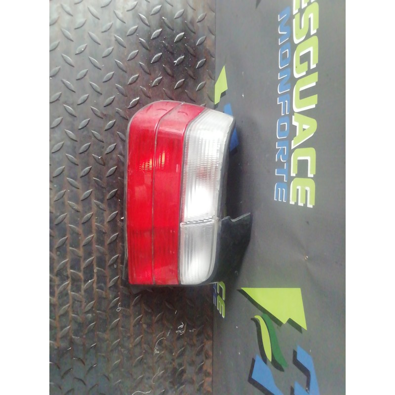 Recambio de piloto trasero izquierdo para bmw serie 3 berlina (e36) 318i referencia OEM IAM 115908L  