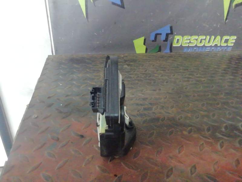 CERRADURA PUERTA TRASERA IZQUIERDA 