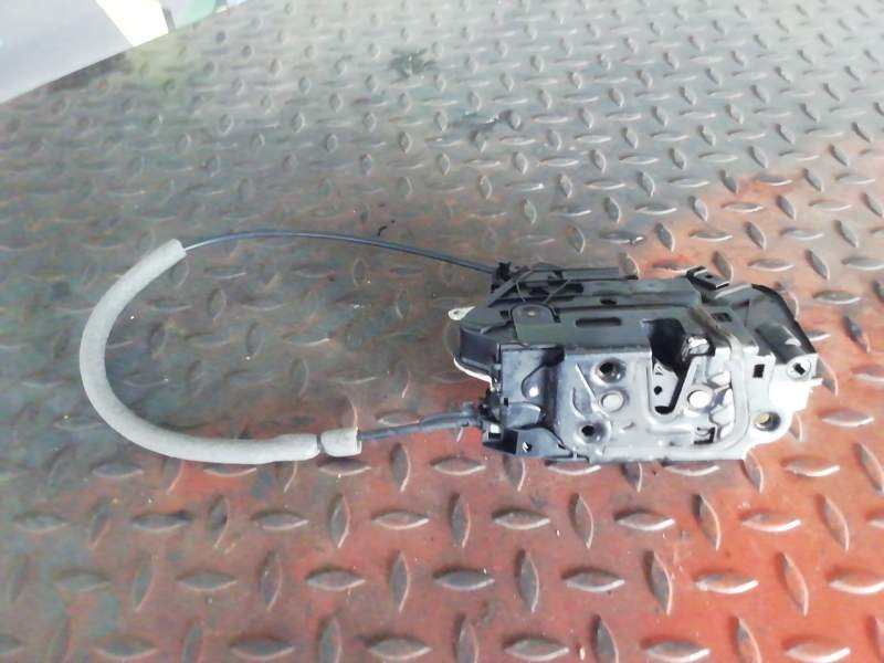 CERRADURA PUERTA DELANTERA DERECHA 5N1837016A 