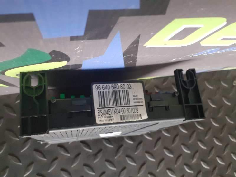 CAJA RELES / FUSIBLES 966405908002 