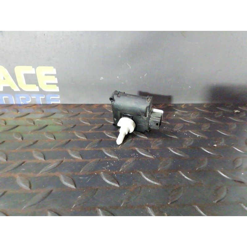 Recambio de valvula intercambio de calefaccion para audi a8 (4e2) referencia OEM IAM 0132801323  