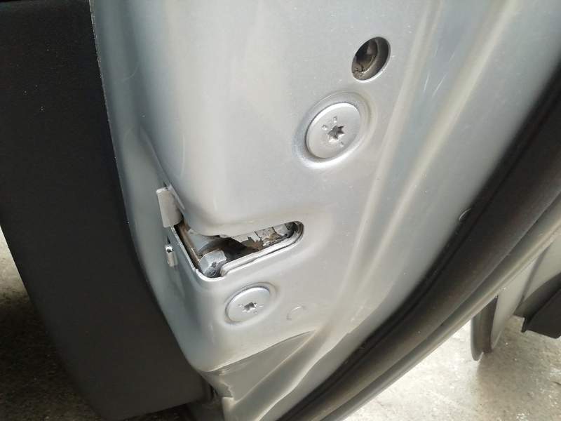 CERRADURA PUERTA TRASERA DERECHA 