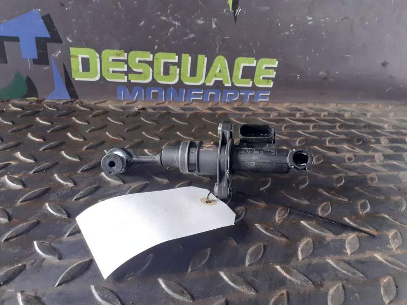 BOMBA EMBRAGUE 6R0721388D 