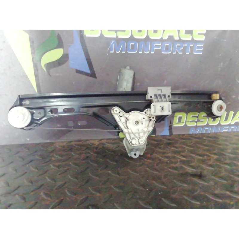 Recambio de elevalunas trasero izquierdo para mercedes-benz clase c (w203) berlina 220 cdi (203.006) referencia OEM IAM 20382029