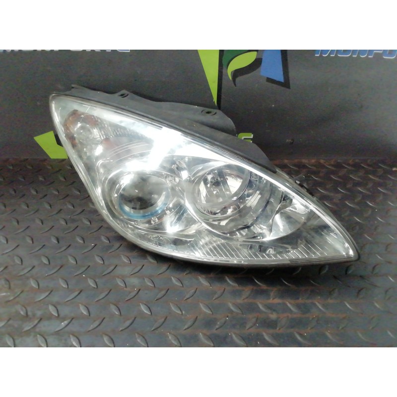 Recambio de faro derecho para hyundai i30 referencia OEM IAM 92102  