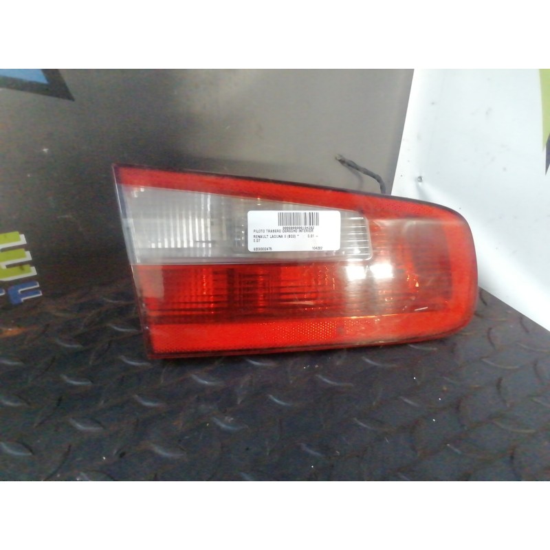 Recambio de piloto trasero derecho interior para renault laguna ii (bg0) referencia OEM IAM 8200002475  