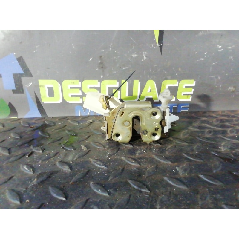 Recambio de cerradura puerta delantera derecha para nissan terrano/terrano.ii (r20) s (3-ptas.) referencia OEM IAM 805000F075  