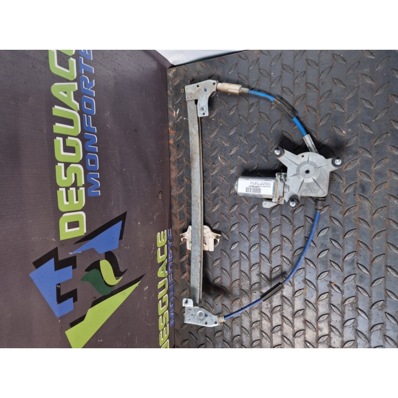 Recambio de elevalunas delantero derecho para peugeot 406 berlina (s1/s2) 1.9 turbodiesel cat referencia OEM IAM 9615036880  