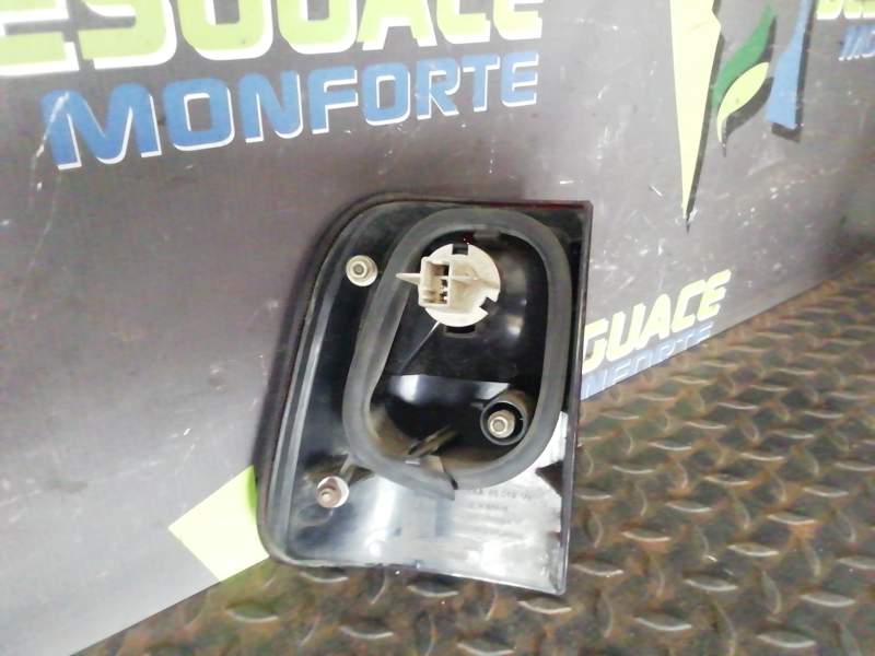 PILOTO TRASERO DERECHO 268500F001 
