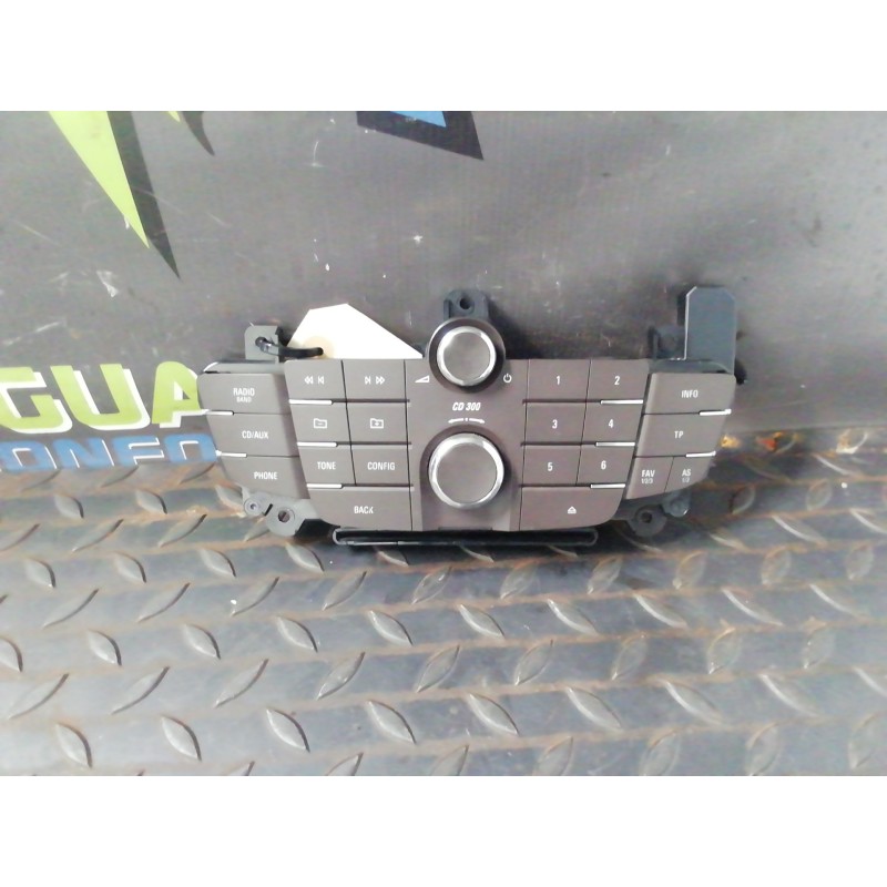 Recambio de sistema audio / radio cd para opel insignia berlina essentia referencia OEM IAM 13277909  