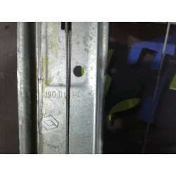 Recambio de elevalunas trasero derecho para renault megane ii classic berlina confort authentique referencia OEM IAM 8200028075 