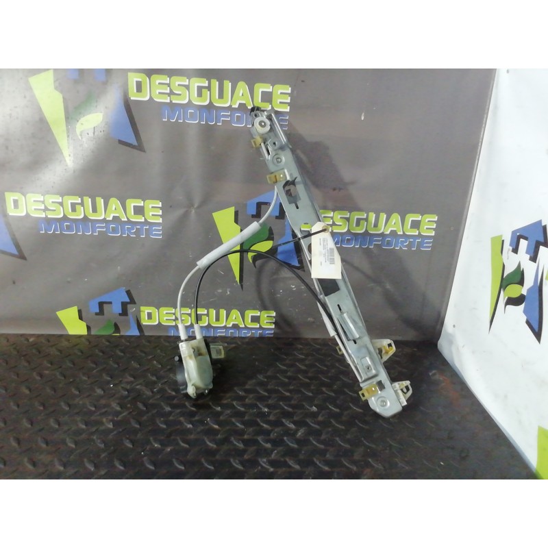 Recambio de elevalunas delantero derecho para renault megane ii classic berlina confort authentique referencia OEM IAM 820101092