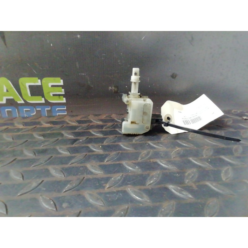 Recambio de motor cierre centralizado porton para seat toledo (1m2) signo referencia OEM IAM 3B0959781B  