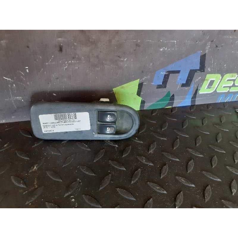 Recambio de mando elevalunas delantero izquierdo para renault clio iii confort dynamique referencia OEM IAM 8200356519  