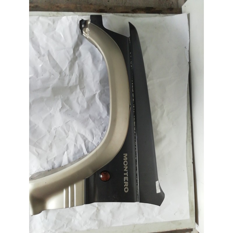 Recambio de aleta delantera izquierda para mitsubishi montero (v20/v40) 3000 v6 glx (4-ptas.) referencia OEM IAM MB452415  