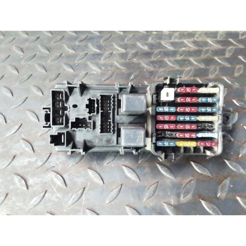 Recambio de caja reles / fusibles para mitsubishi montero (v20/v40) 3000 v6 glx (4-ptas.) referencia OEM IAM MB839030  
