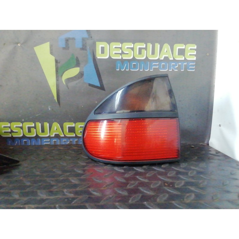 Recambio de piloto trasero izquierdo para renault laguna (b56) 2.0 anade referencia OEM IAM 7700820052  