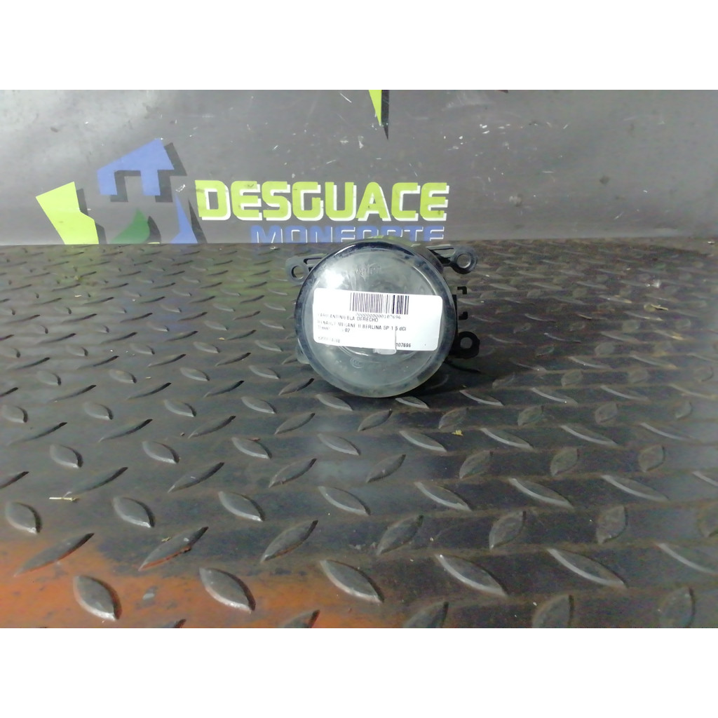 Recambio de faro antiniebla derecho para renault megane ii berlina 5p 1.5 dci diesel referencia OEM IAM 8200074008 89202502 