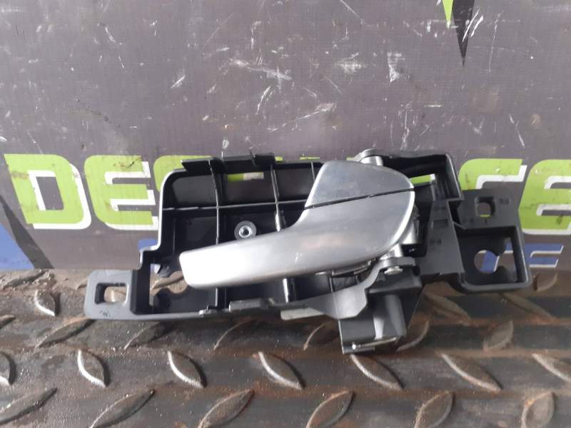 MANETA INTERIOR DELANTERA DERECHA 6M21U22600 