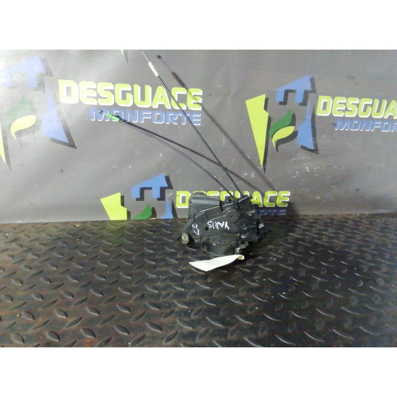 Recambio de cerradura puerta delantera derecha para toyota yaris 1.4 turbodiesel cat referencia OEM IAM 5944723  