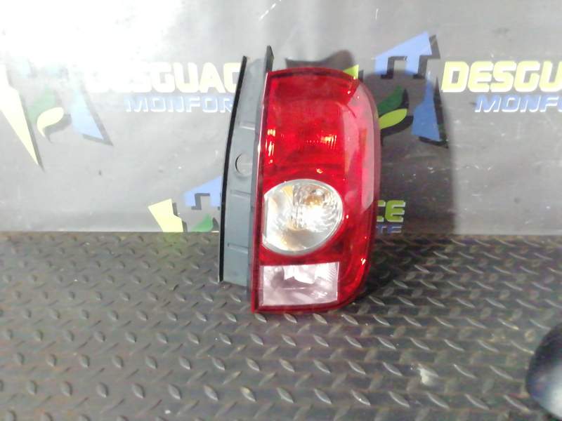 PILOTO TRASERO DERECHO 265500033R 