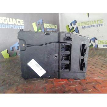 CAJA RELES / FUSIBLES 8200309693 S11840310L 