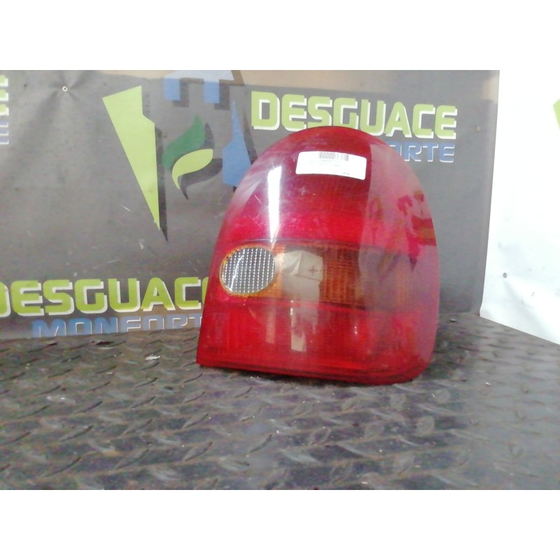 Recambio de piloto trasero derecho para opel corsa b swing referencia OEM IAM 45022  