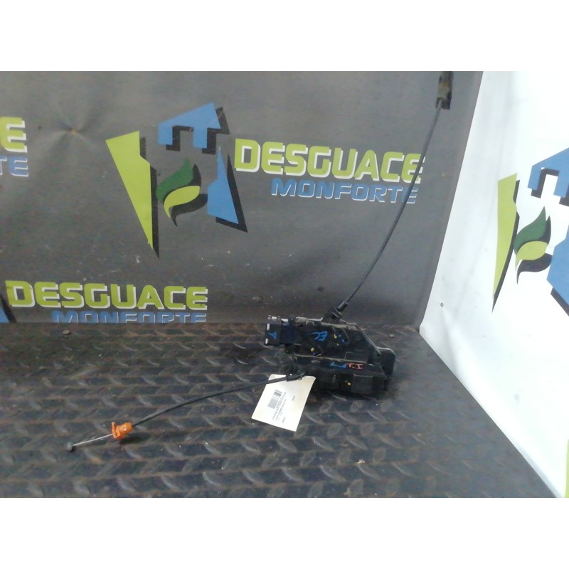 Recambio de cerradura puerta trasera izquierda para citroën c4 picasso exclusive plus referencia OEM IAM 24090158  