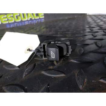 MANDO ELEVALUNAS TRASERO DERECHO 03451410 