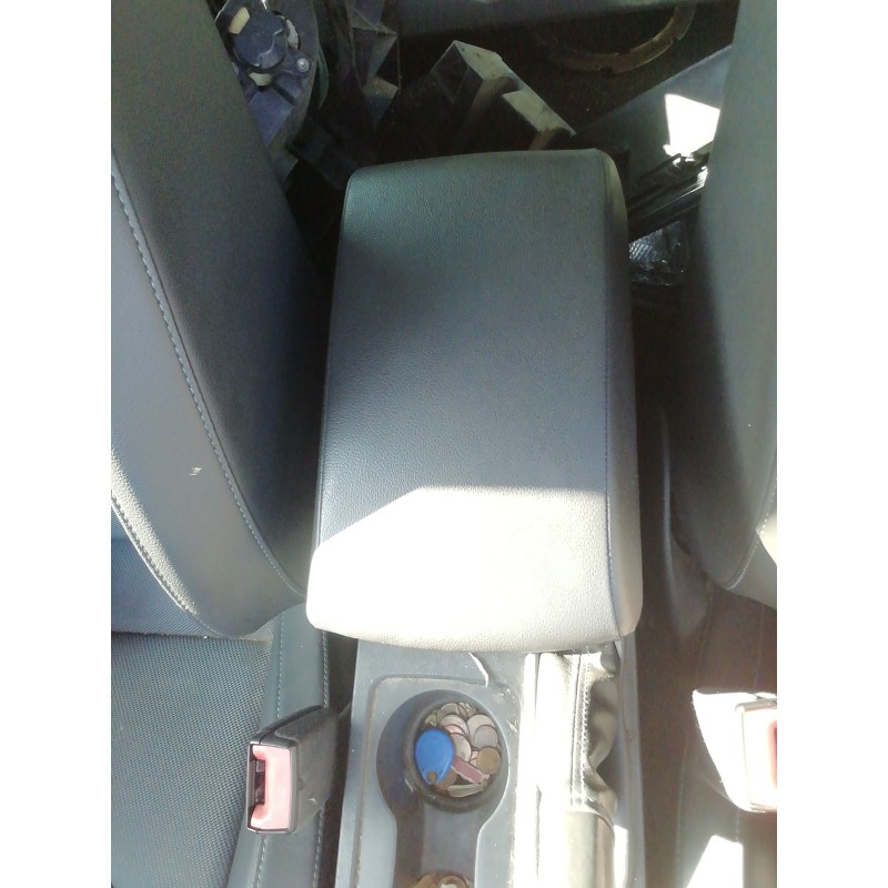 Recambio de apoyabrazos central para seat leon (5f1) style referencia OEM IAM 5F0864207  