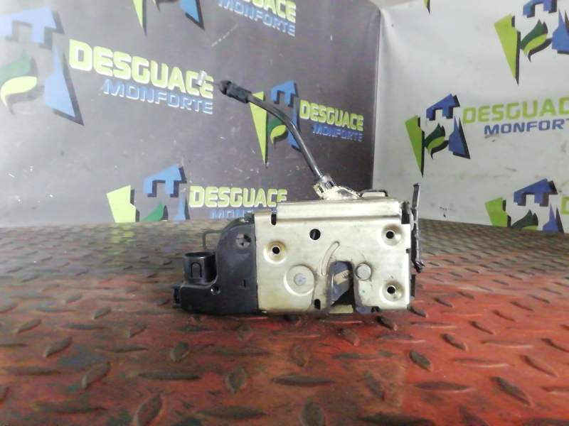CERRADURA PUERTA DELANTERA DERECHA 