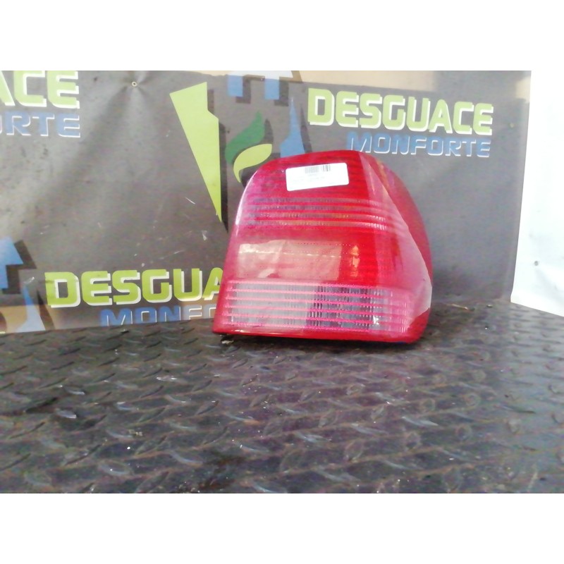 Recambio de piloto trasero derecho para volkswagen polo berlina (6n2) conceptline referencia OEM IAM 964078  