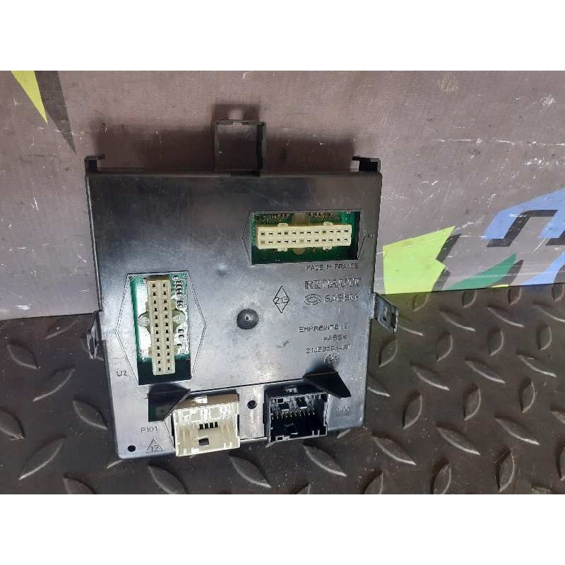 Recambio de caja reles / fusibles para renault laguna ii (bg0) confort authentique referencia OEM IAM 8200534446  