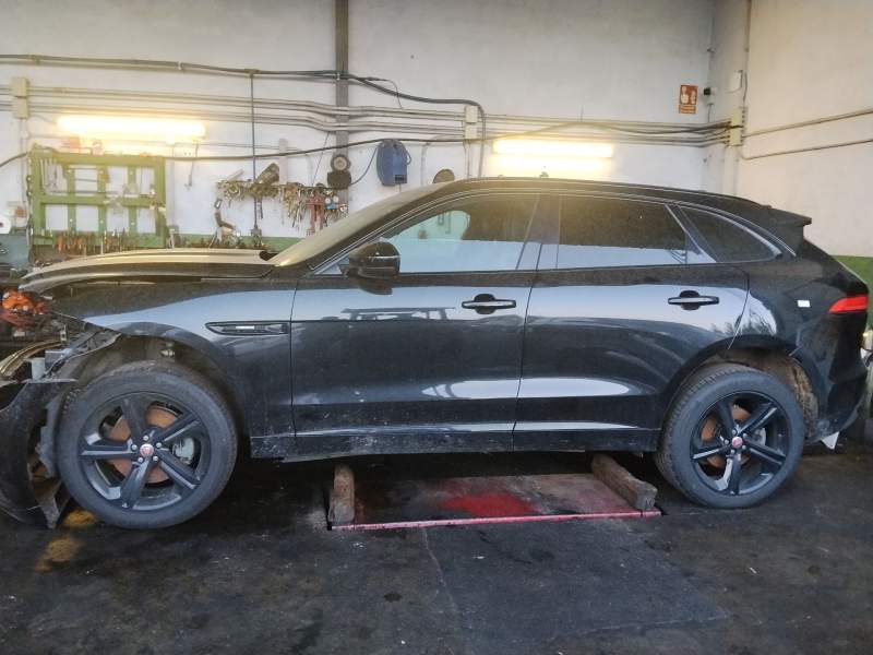 JAGUAR F-PACE (X761)