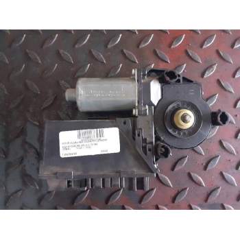 MOTOR ELEVALUNAS DELANTERO DERECHO 8E0959802B 105841108 0130821764