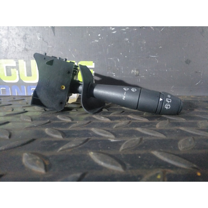 Recambio de mando limpia para dacia duster laureate 4x4 referencia OEM IAM E10606293  