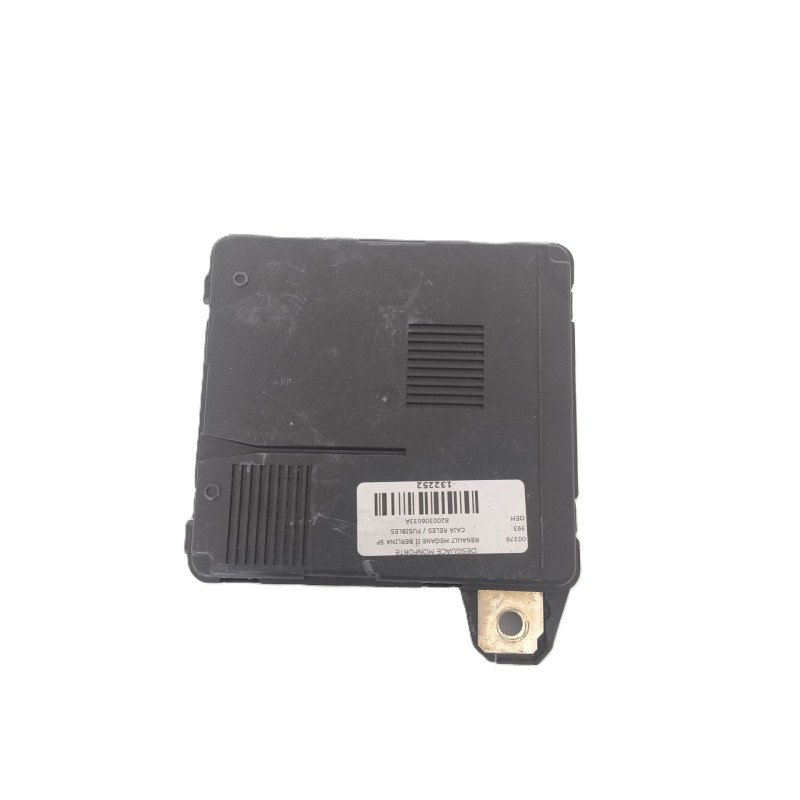 Desguace MonforteCAJA RELES / FUSIBLES 8200306033A RENAULTPiezas vehículos|Desguace Monforte
