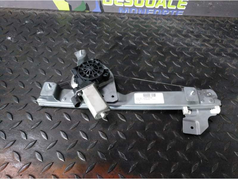 ELEVALUNAS TRASERO DERECHO 8200733832D 