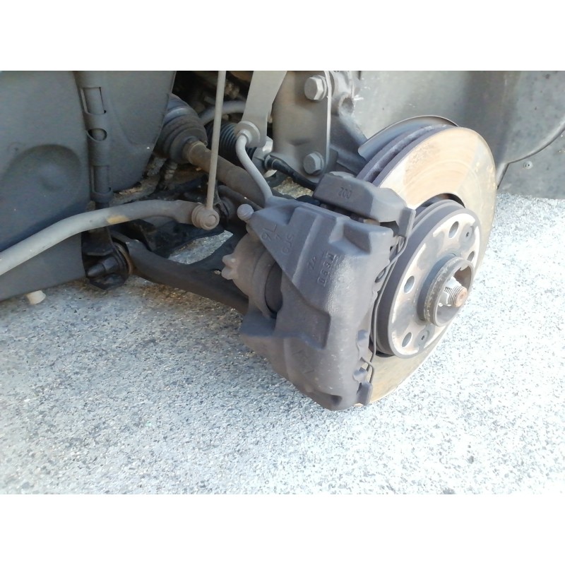 Recambio de pinza freno delantera izquierda para dacia duster laureate 4x4 referencia OEM IAM 053NGJS  