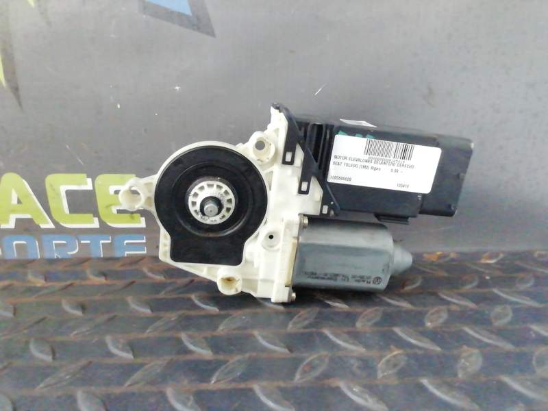 MOTOR ELEVALUNAS DELANTERO DERECHO F005S00028 