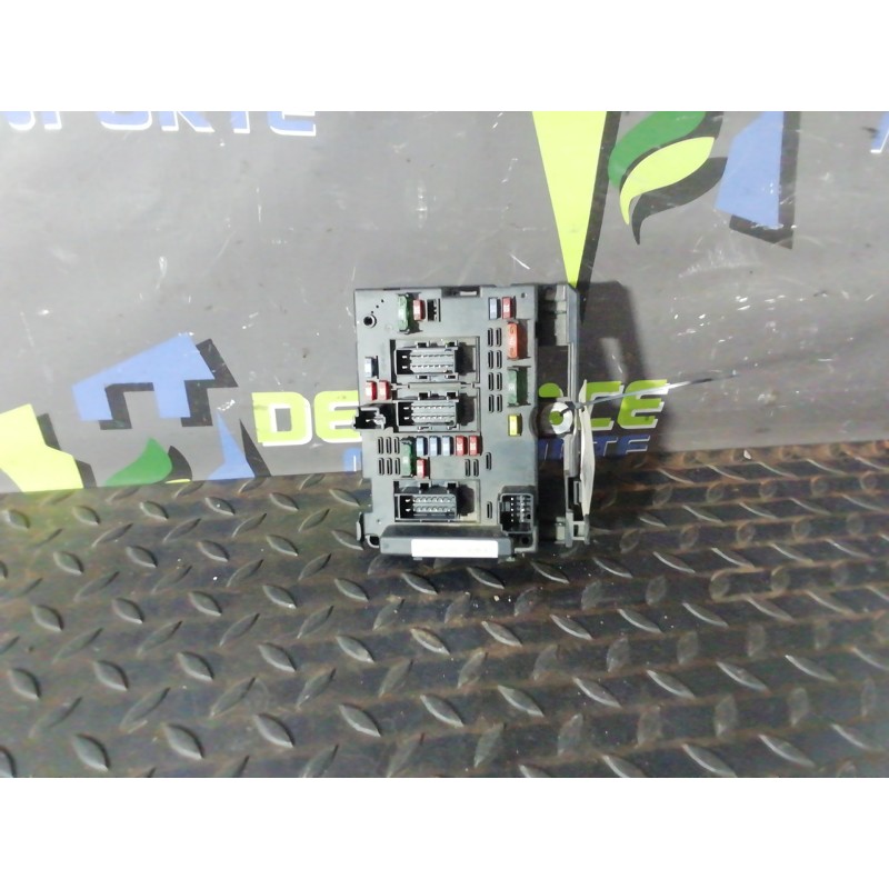 Recambio de caja reles / fusibles para peugeot 307 (s1) xn referencia OEM IAM 9650663980 B4 