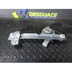 Recambio de elevalunas trasero derecho para dacia duster laureate 4x4 referencia OEM IAM 8200733832D  