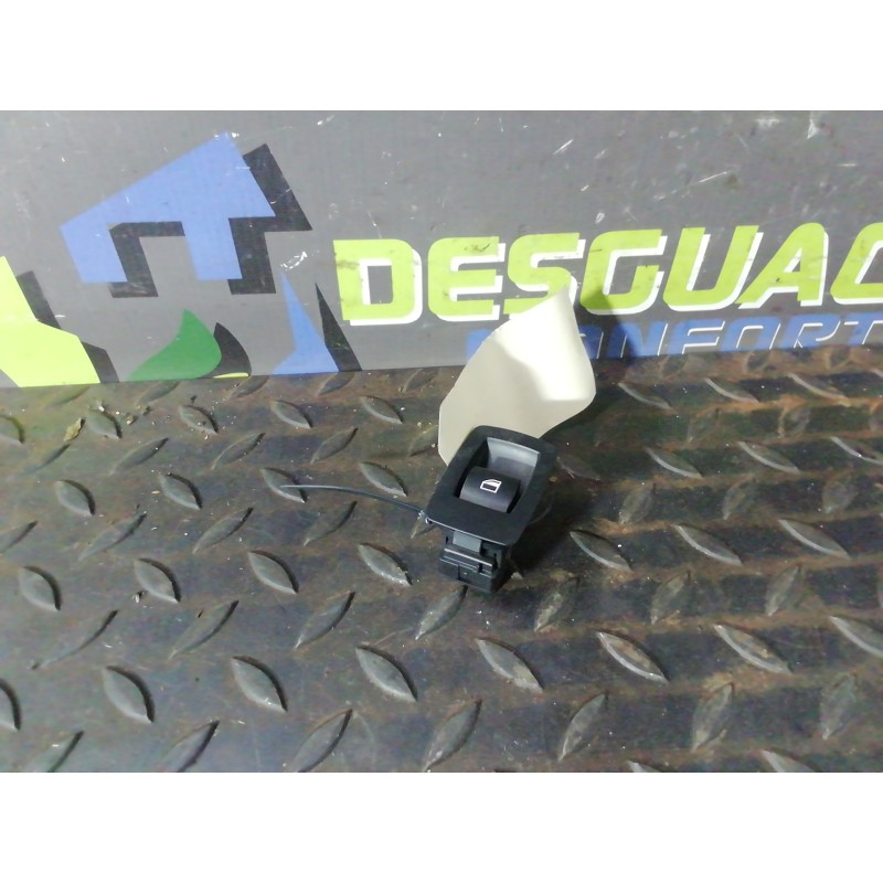 Recambio de mando elevalunas delantero derecho para bmw serie 3 berlina (e90) 320d referencia OEM IAM 6945874 15939900 