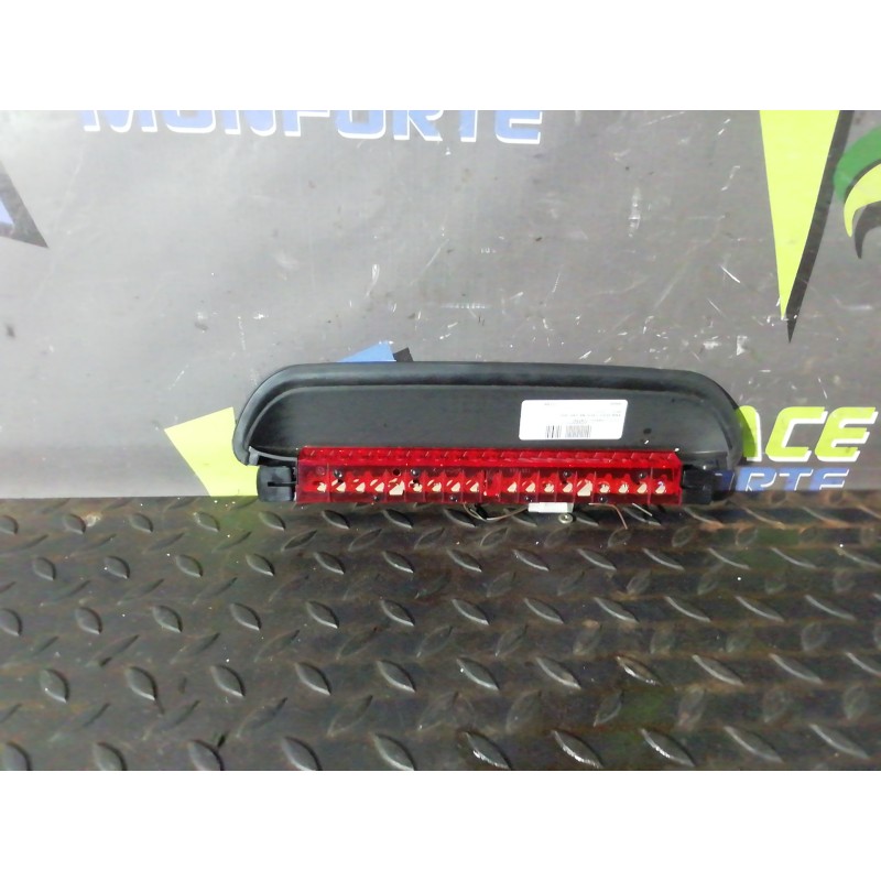 Recambio de piloto trasero central para bmw serie 3 berlina (e90) 320d referencia OEM IAM 168644  