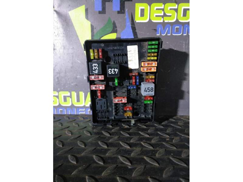 CAJA RELES / FUSIBLES 1K0937124K 1A3101053584 