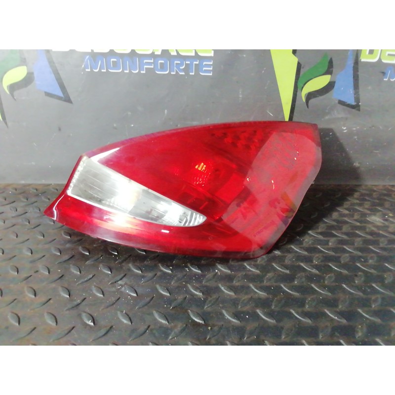 Recambio de piloto trasero derecho para ford fiesta (cb1) 1.4 tdci cat referencia OEM IAM 8A6113404A  