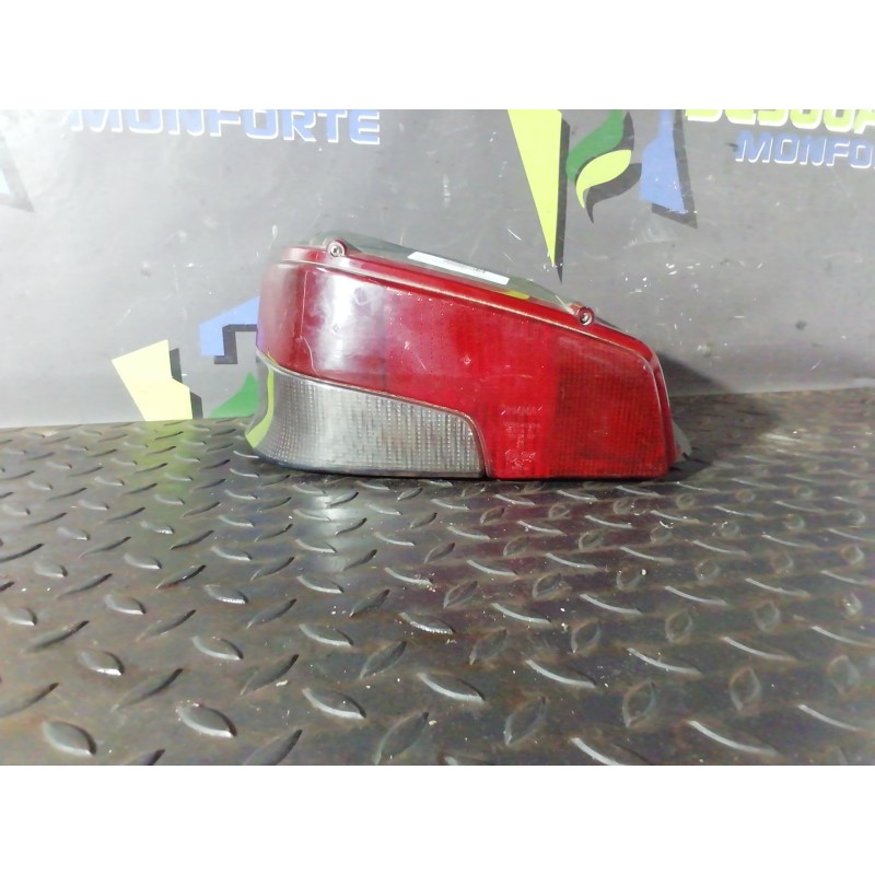 Recambio de piloto trasero izquierdo para peugeot 106 (s1) 1.1 referencia OEM IAM 635084  